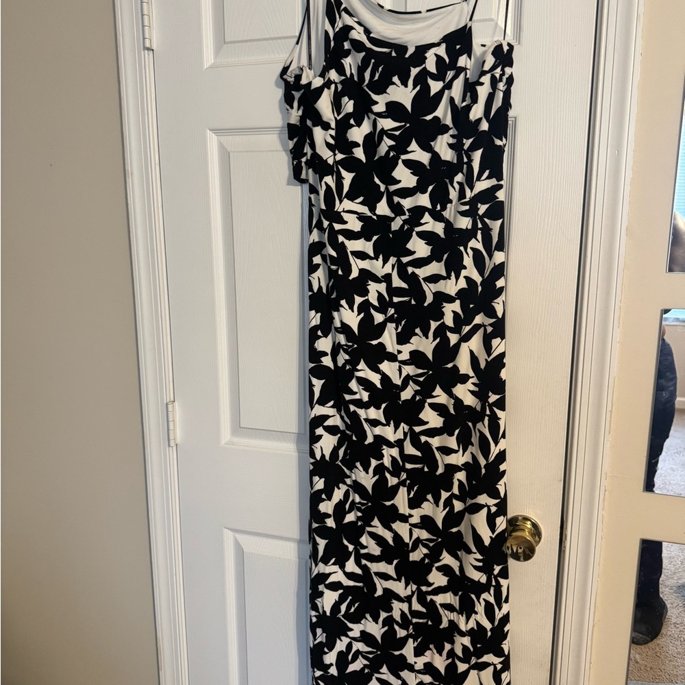 Elegant Black and White Floral Maxi Dress